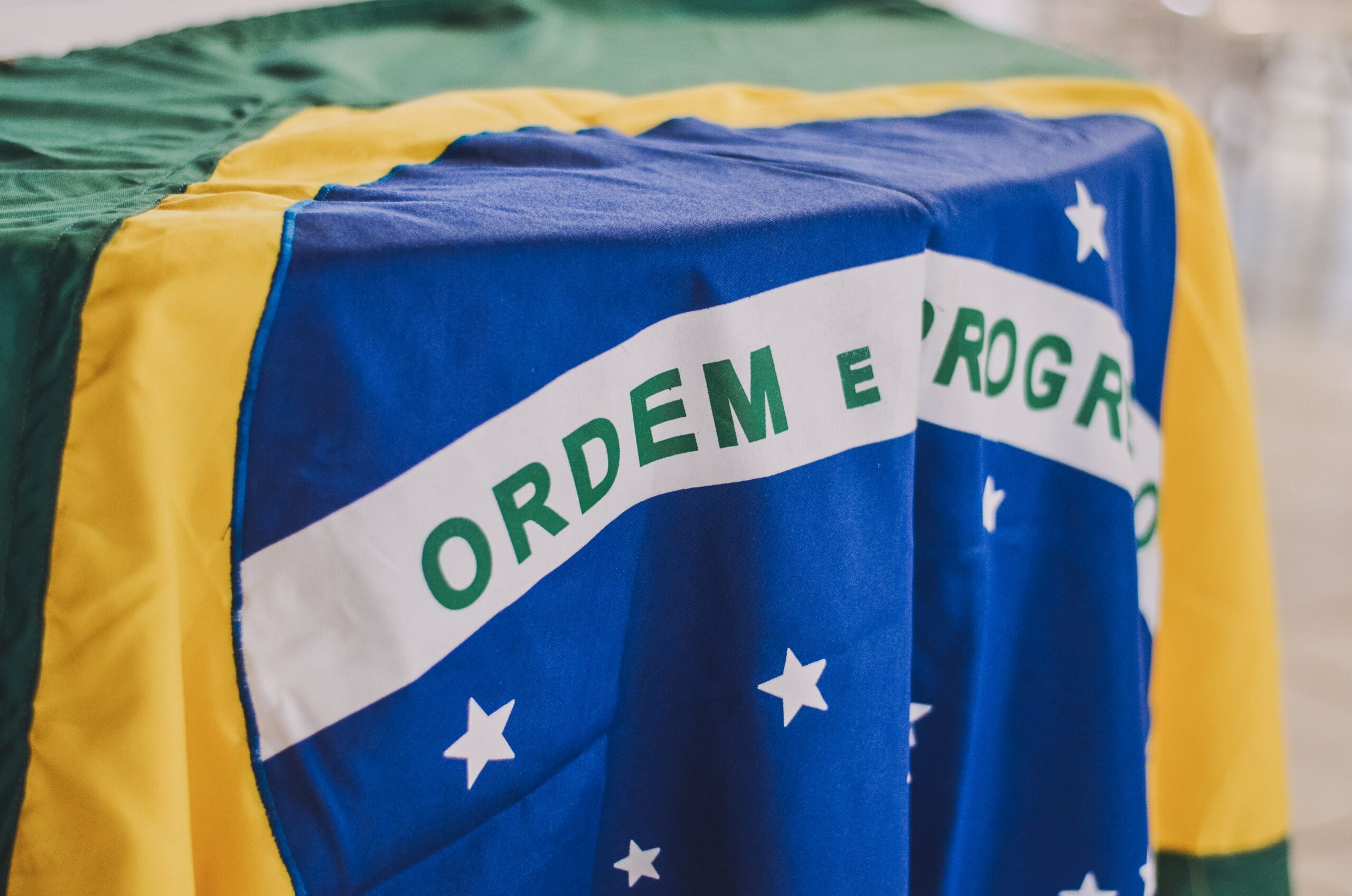 Como a estreia do Brasil na Copa pode causar DTM?