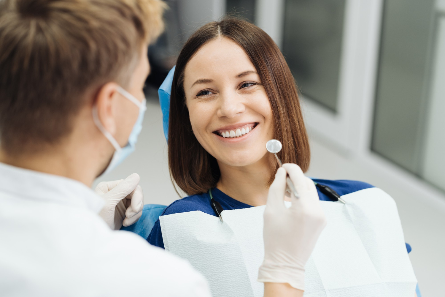 Facetas de Porcelana e Durabilidade: Quanto Tempo Elas Podem Durar?