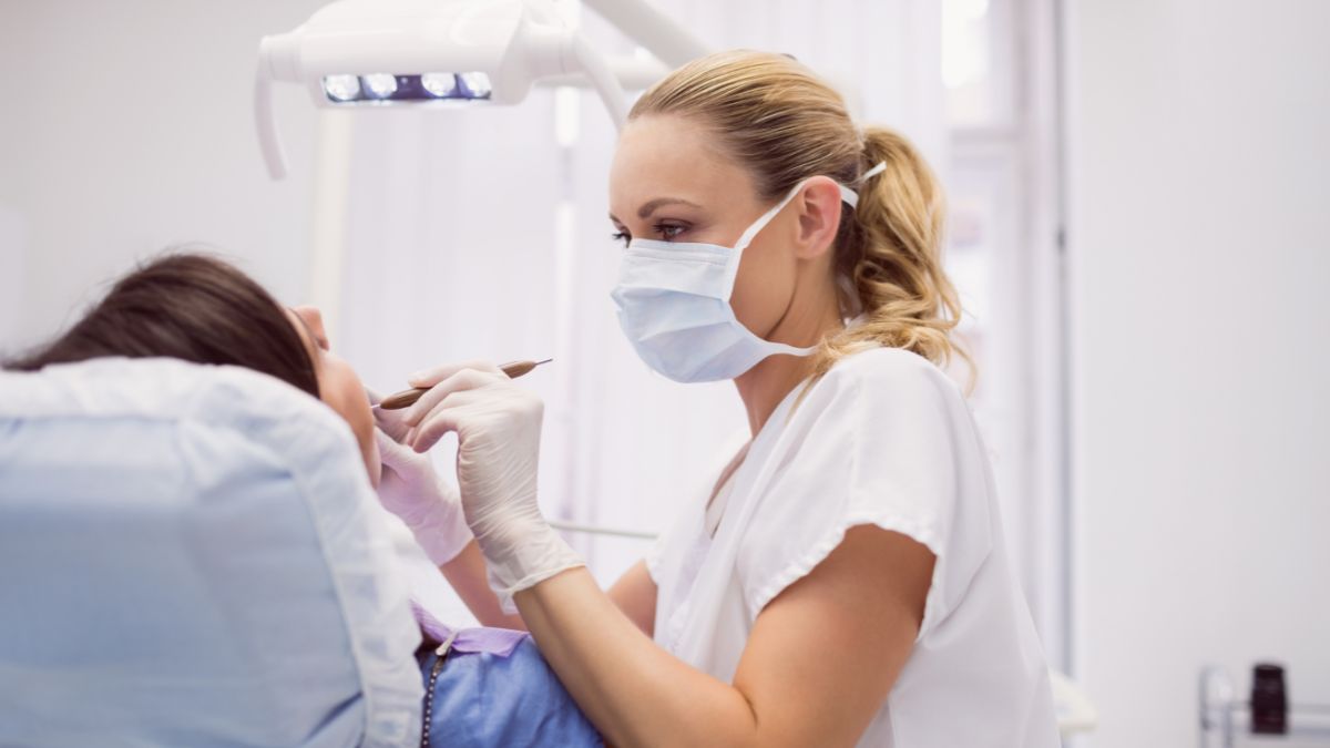Por que a escolha do cirurgião de implante dentário certo é crucial para um procedimento bem-sucedido