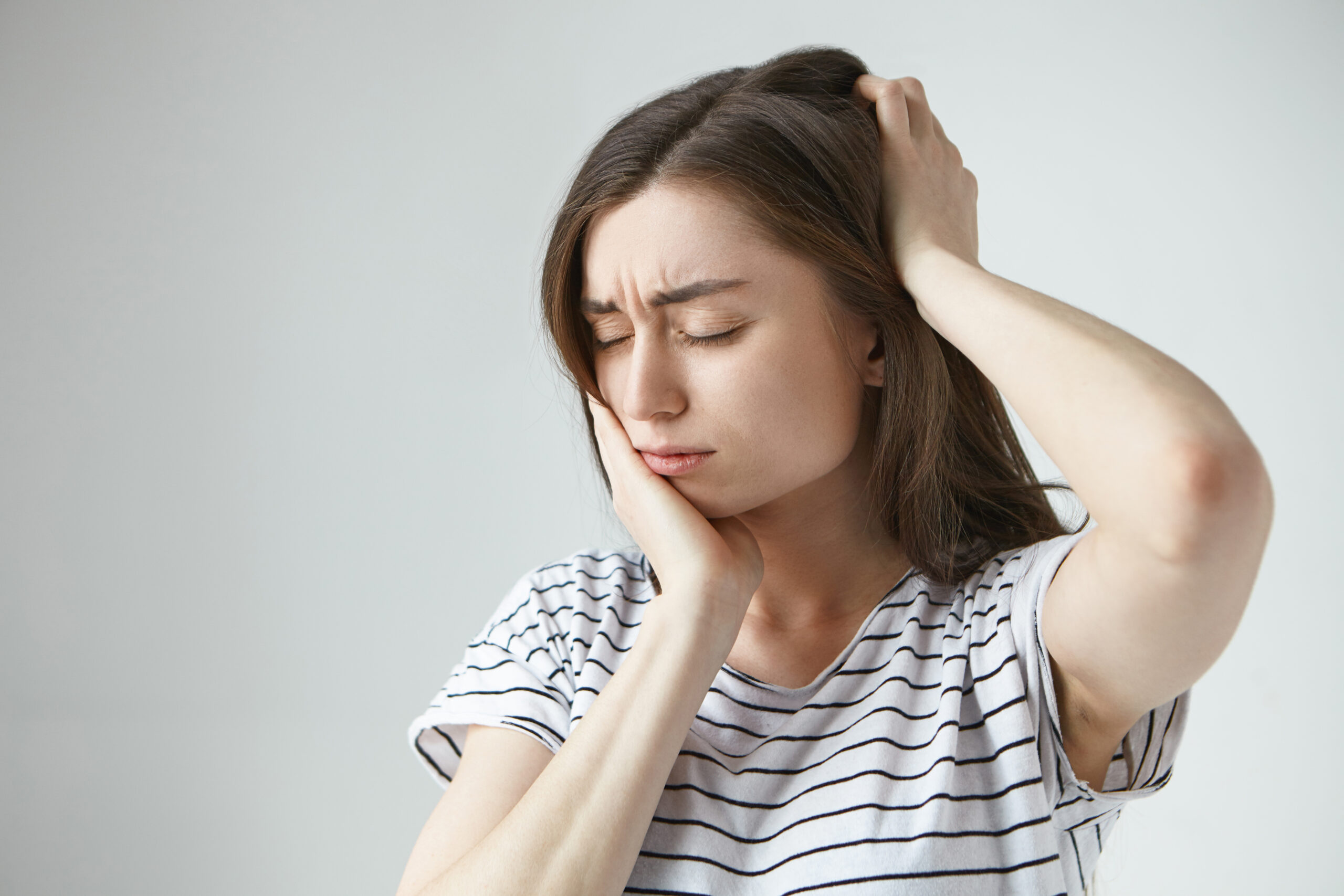 Como Relaxar o Maxilar para Dormir Melhor: Dicas e Técnicas