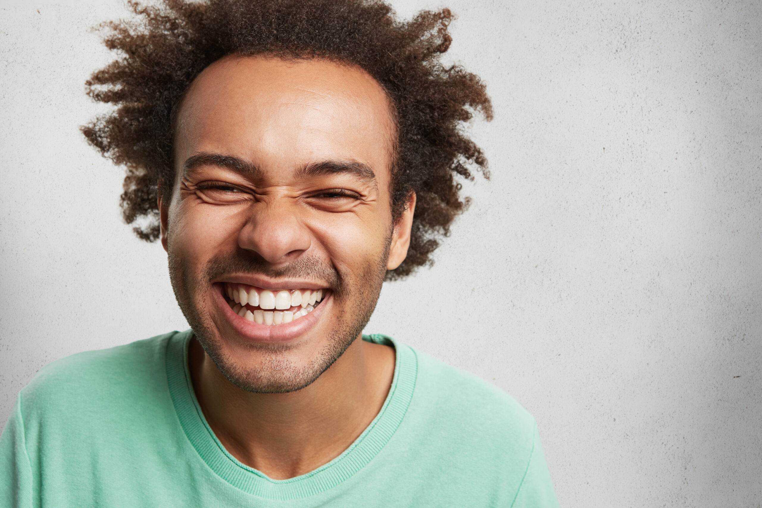 Como as lentes de contato dentárias estão transformando os casos de trauma