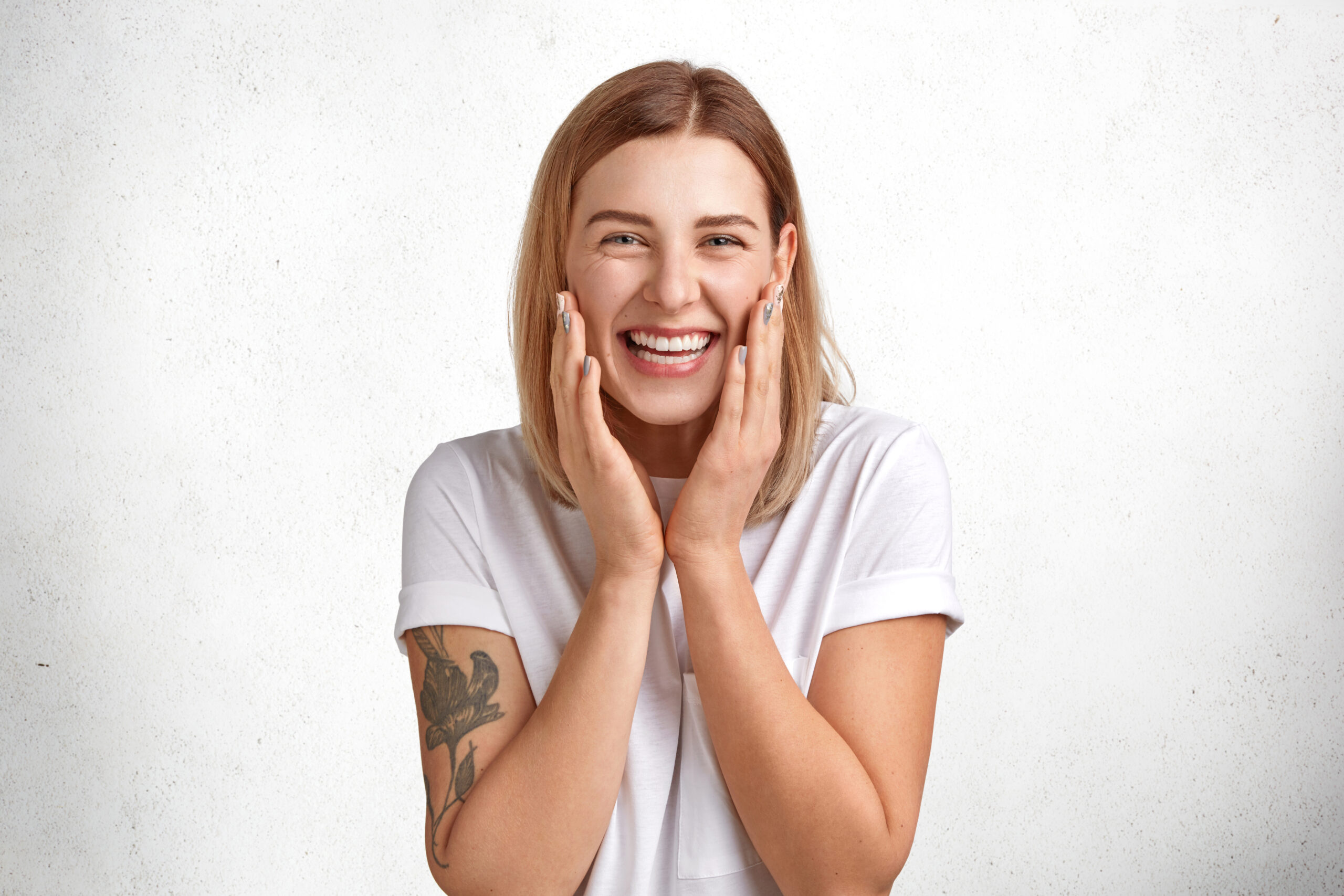 Lentes de contato dental e dentes naturais: O que você precisa saber para evitar possíveis danos