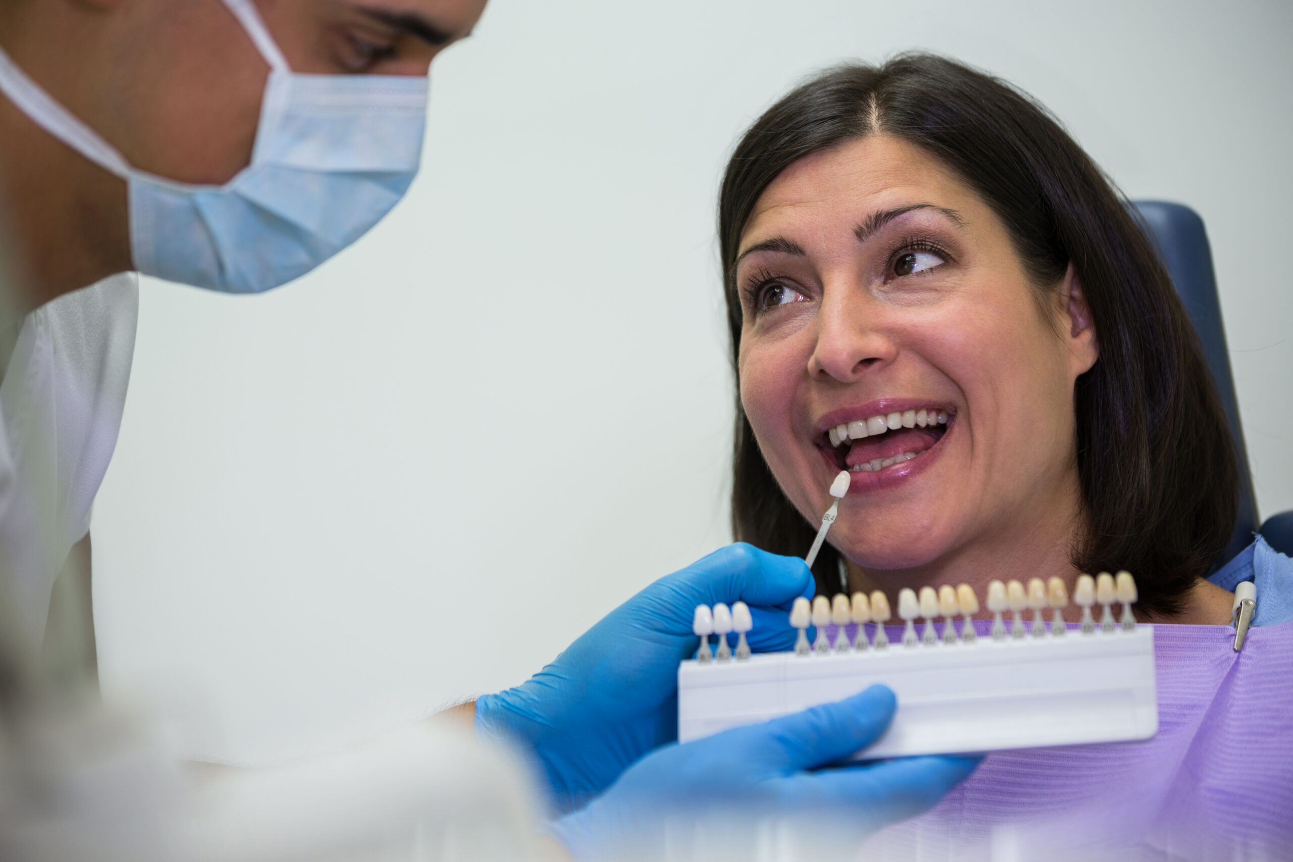 Como a adaptação de lentes de contato dentais digitais revoluciona a odontologia