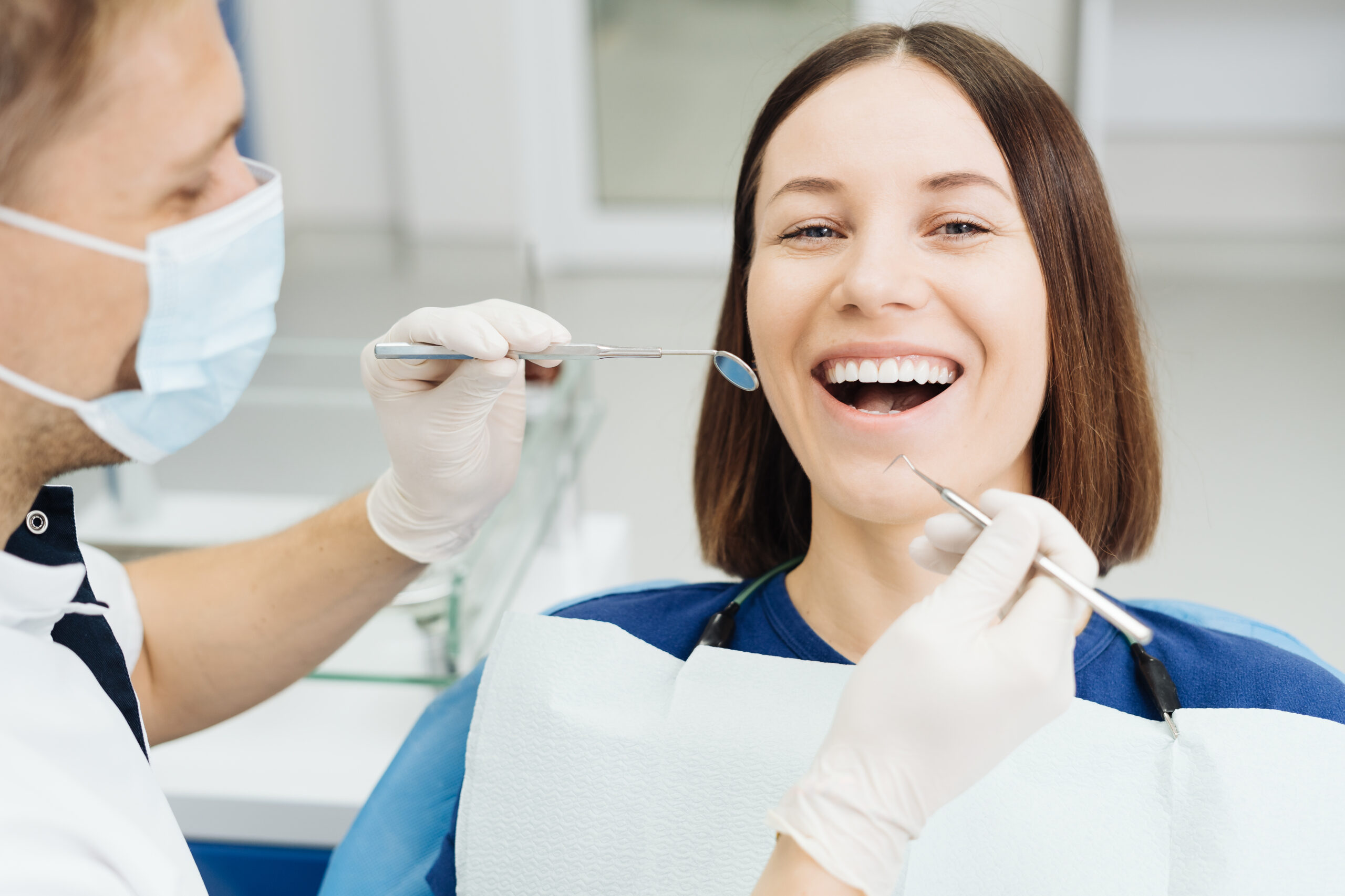 Implante Dentário Parafusado: O Que Você Precisa Saber