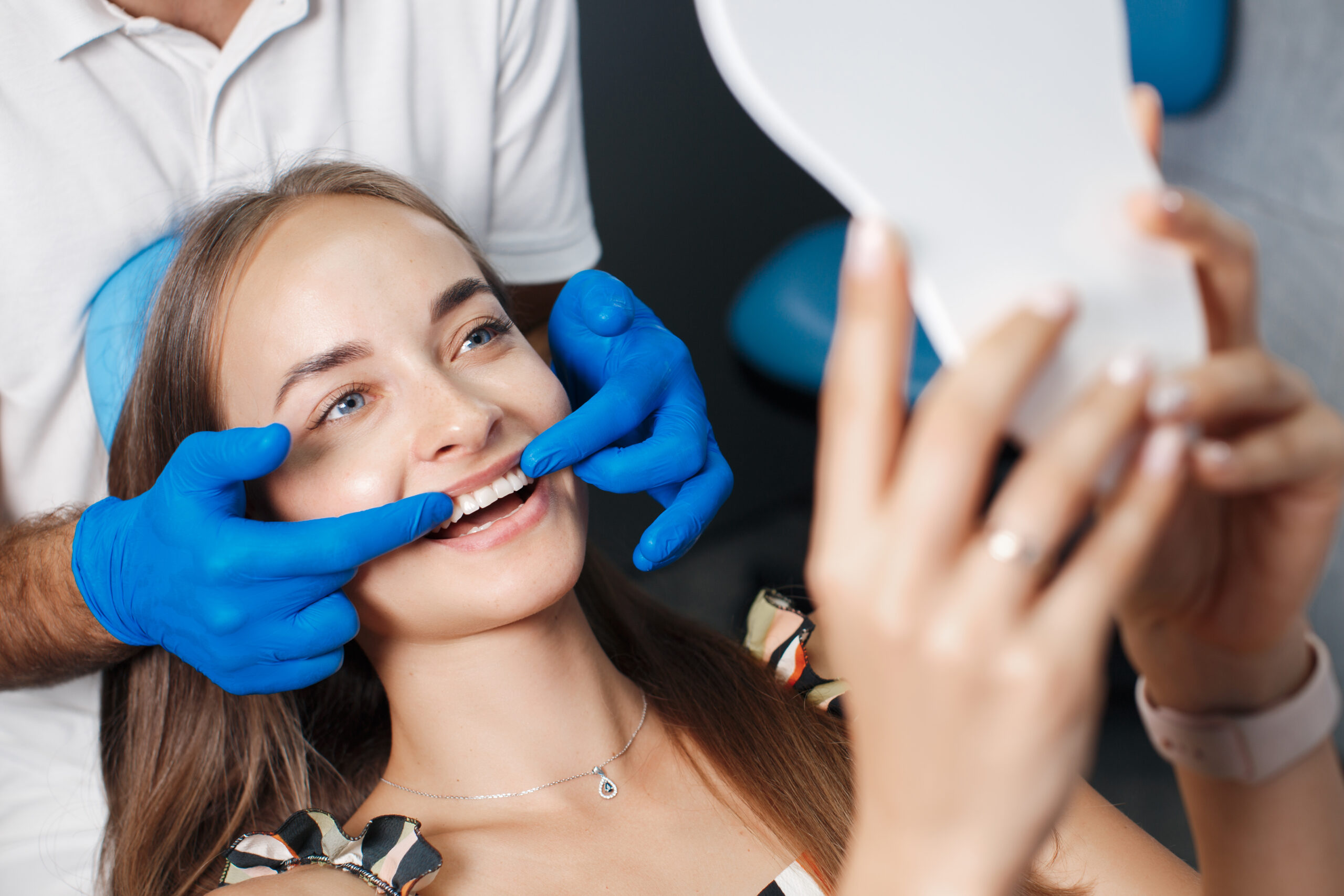 Mantendo a higiene bucal: Dicas para cuidar dos dentes com lentes de contato